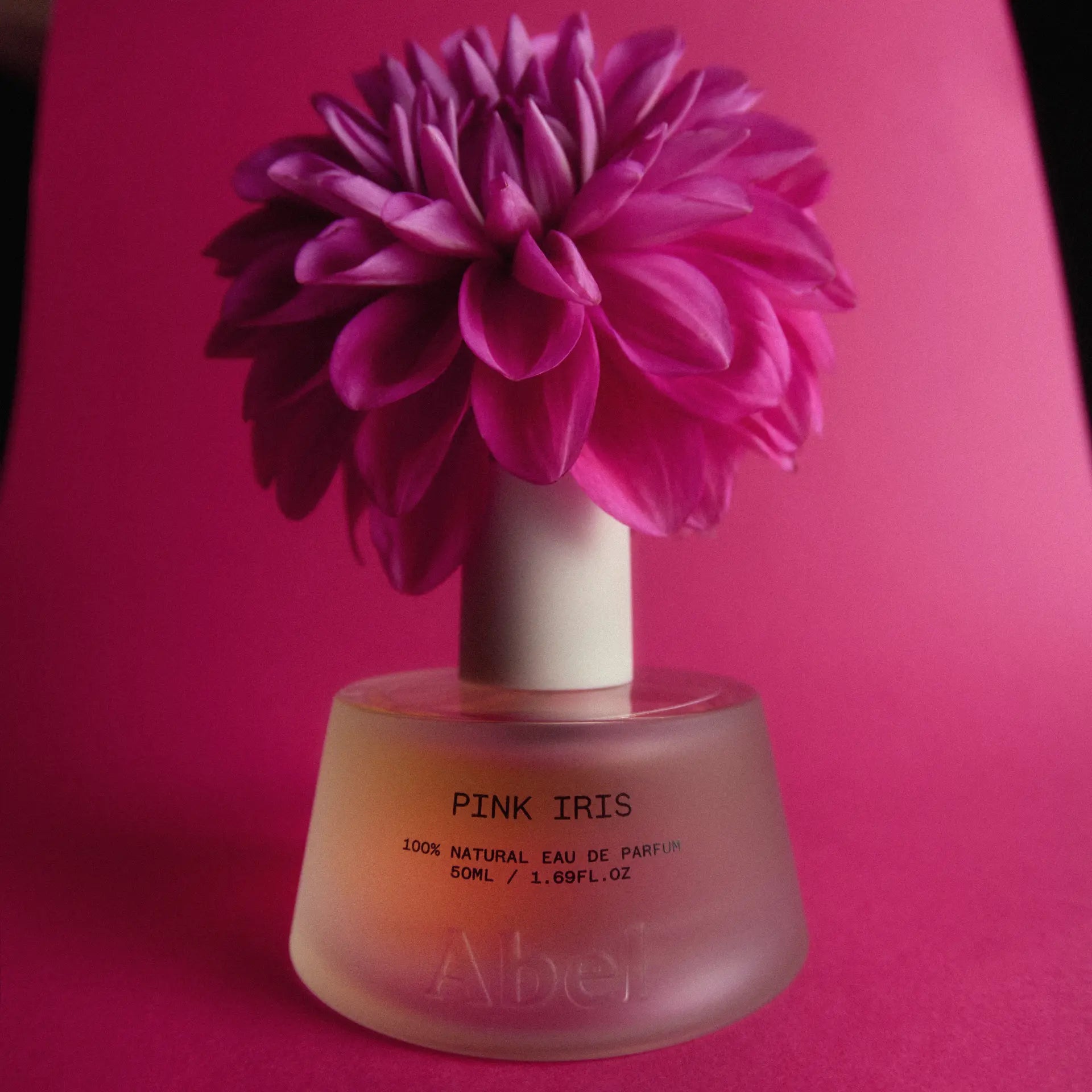PINK IRIS MINI lifestyle